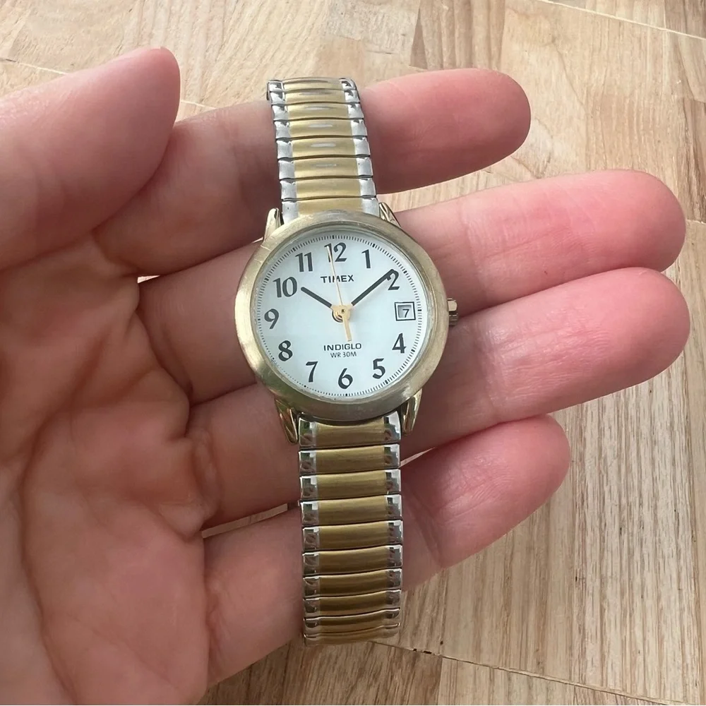 Timex ladies two toned classic dress watch NEW BATTERY